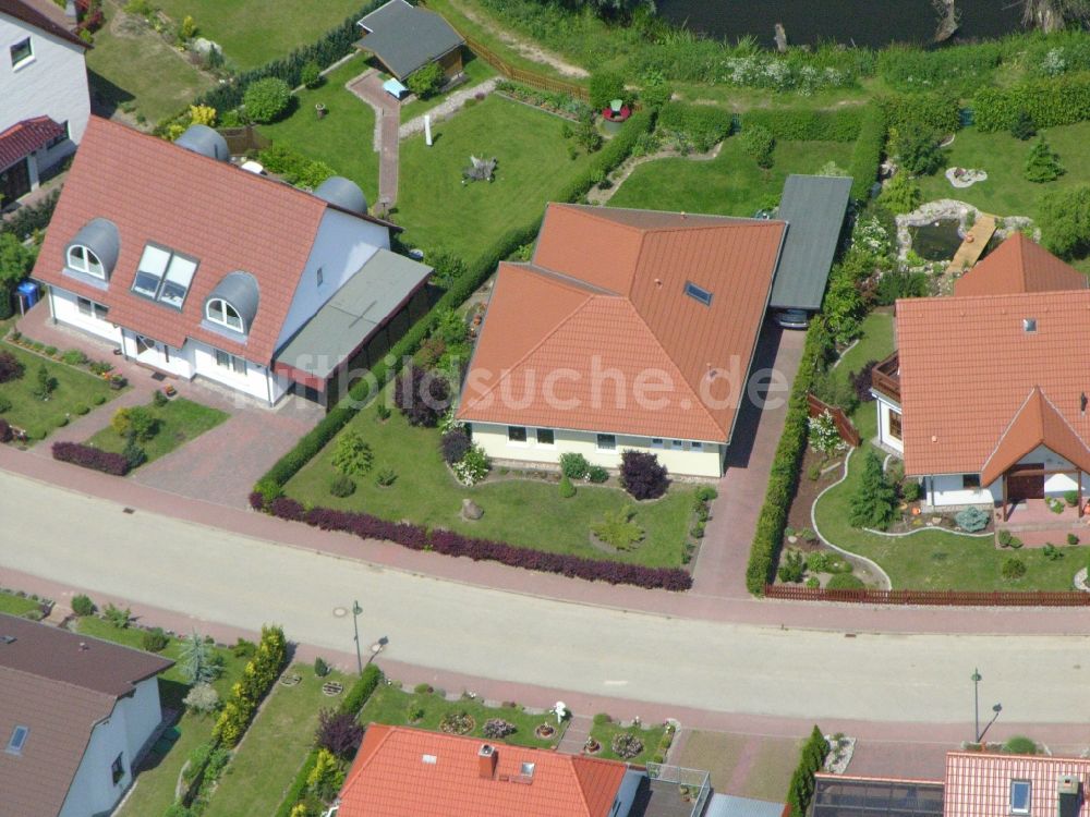 Burg Stargard von oben - Wohngebiet einer Einfamilienhaus- Siedlung im Ortsteil Quastenberg in Burg Stargard im Bundesland Mecklenburg-Vorpommern, Deutschland