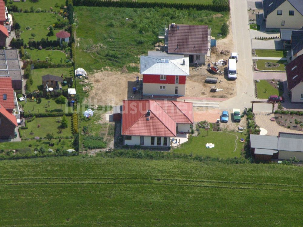 Luftbild Burg Stargard - Wohngebiet einer Einfamilienhaus- Siedlung im Ortsteil Quastenberg in Burg Stargard im Bundesland Mecklenburg-Vorpommern, Deutschland