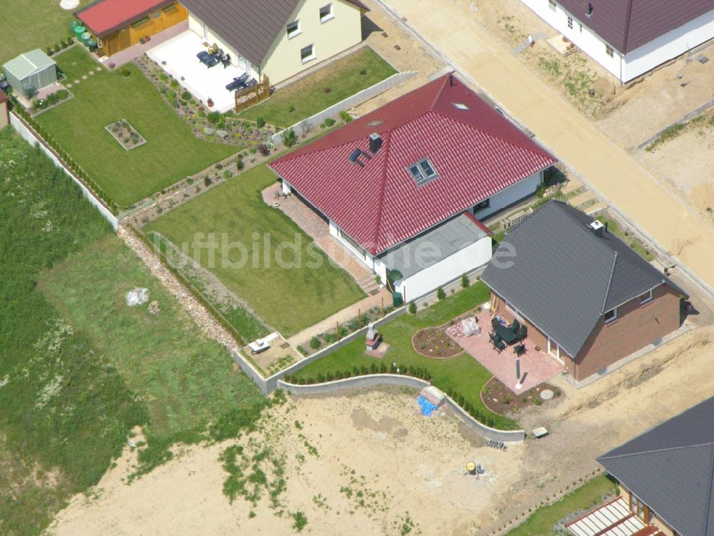 Burg Stargard von oben - Wohngebiet einer Einfamilienhaus- Siedlung im Ortsteil Quastenberg in Burg Stargard im Bundesland Mecklenburg-Vorpommern, Deutschland