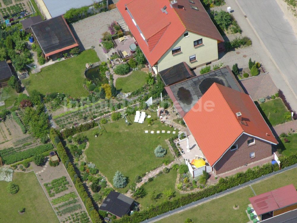 Luftaufnahme Burg Stargard - Wohngebiet einer Einfamilienhaus- Siedlung im Ortsteil Quastenberg in Burg Stargard im Bundesland Mecklenburg-Vorpommern, Deutschland