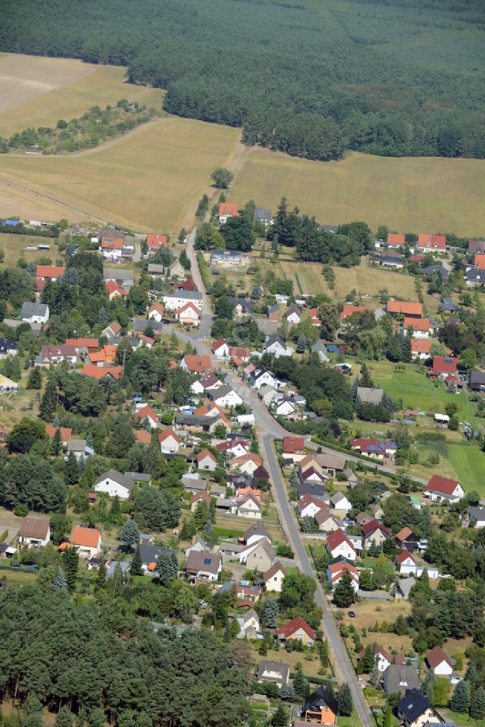 Luftaufnahme Siehdichum - Wohngebiet einer Einfamilienhaus- Siedlung im Ortsteil Schernsdorf in Siehdichum im Bundesland Brandenburg