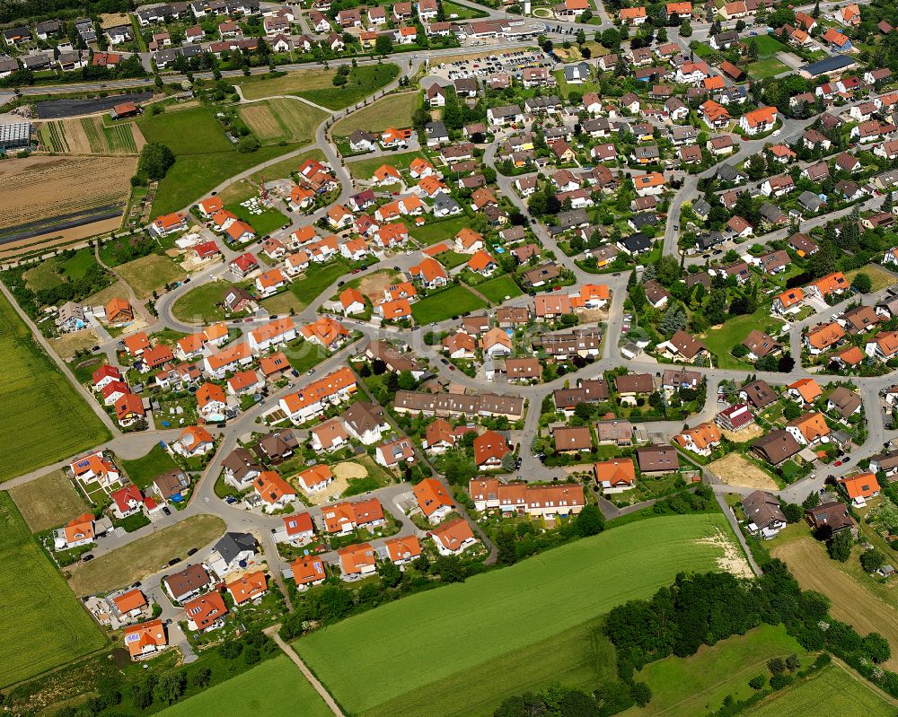 Ostelsheim aus der Vogelperspektive: Wohngebiet einer Einfamilienhaus- Siedlung in Ostelsheim im Bundesland Baden-Württemberg, Deutschland