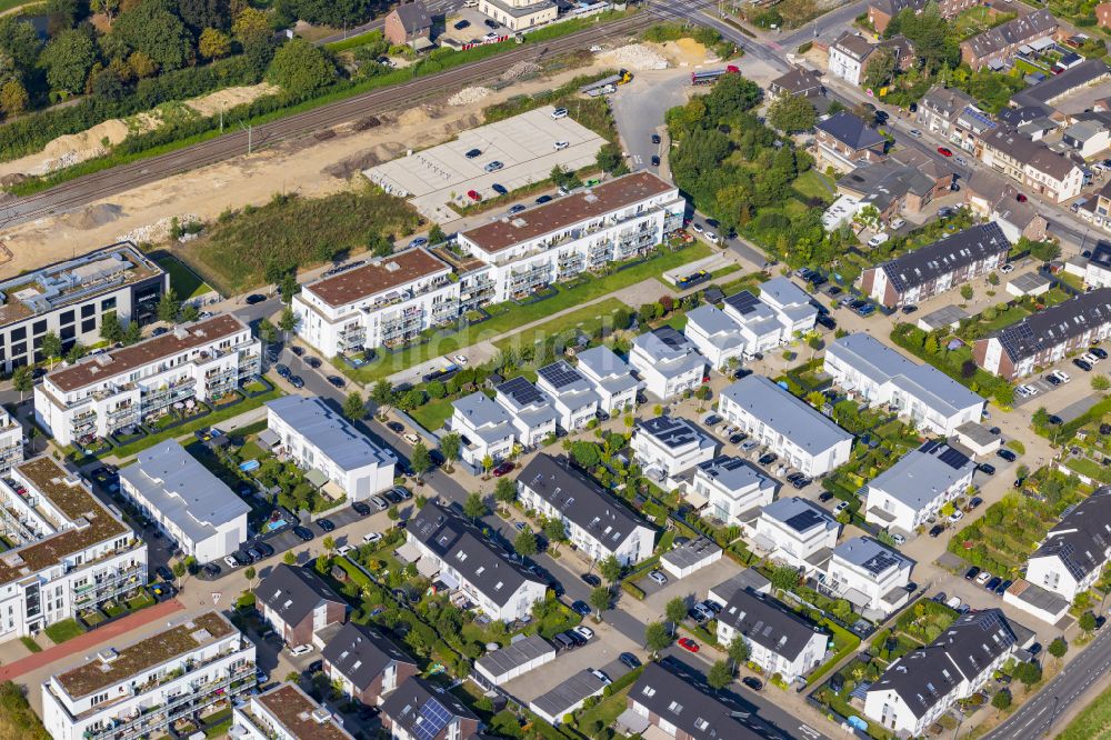 Osterath aus der Vogelperspektive: Wohngebiet einer Einfamilienhaus- Siedlung in Osterath im Bundesland Nordrhein-Westfalen, Deutschland