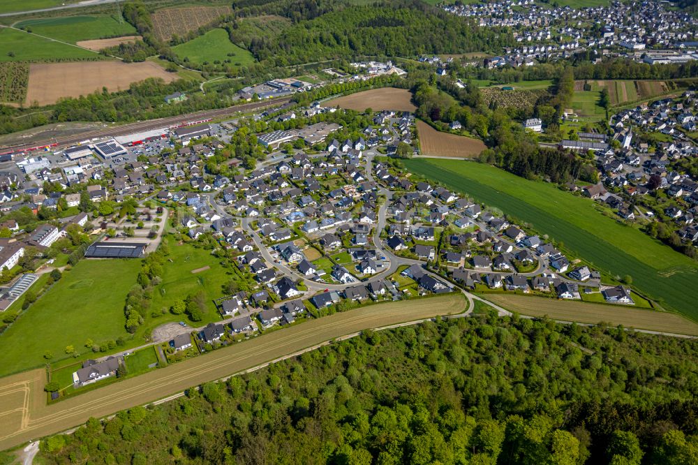 Ostwig aus der Vogelperspektive: Wohngebiet einer Einfamilienhaus- Siedlung in Ostwig im Bundesland Nordrhein-Westfalen, Deutschland