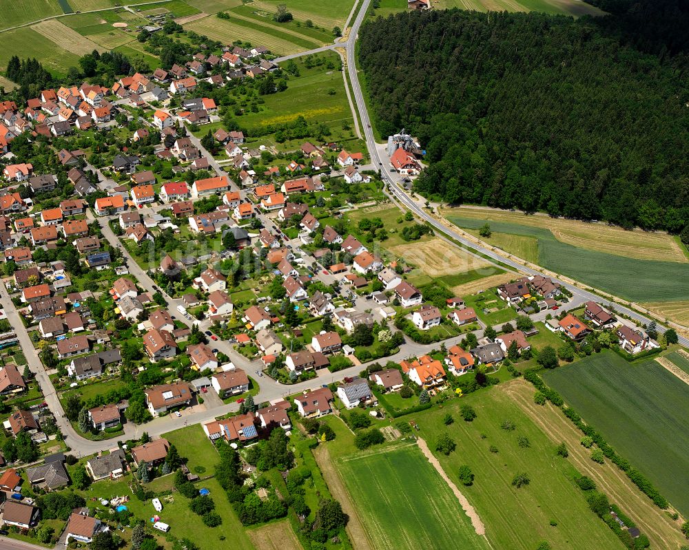 Ottenbronn aus der Vogelperspektive: Wohngebiet einer Einfamilienhaus- Siedlung in Ottenbronn im Bundesland Baden-Württemberg, Deutschland