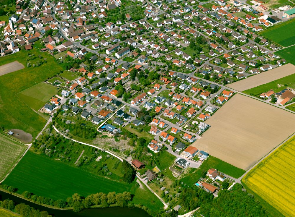 Luftaufnahme Öpfingen - Wohngebiet einer Einfamilienhaus- Siedlung in Öpfingen im Bundesland Baden-Württemberg, Deutschland