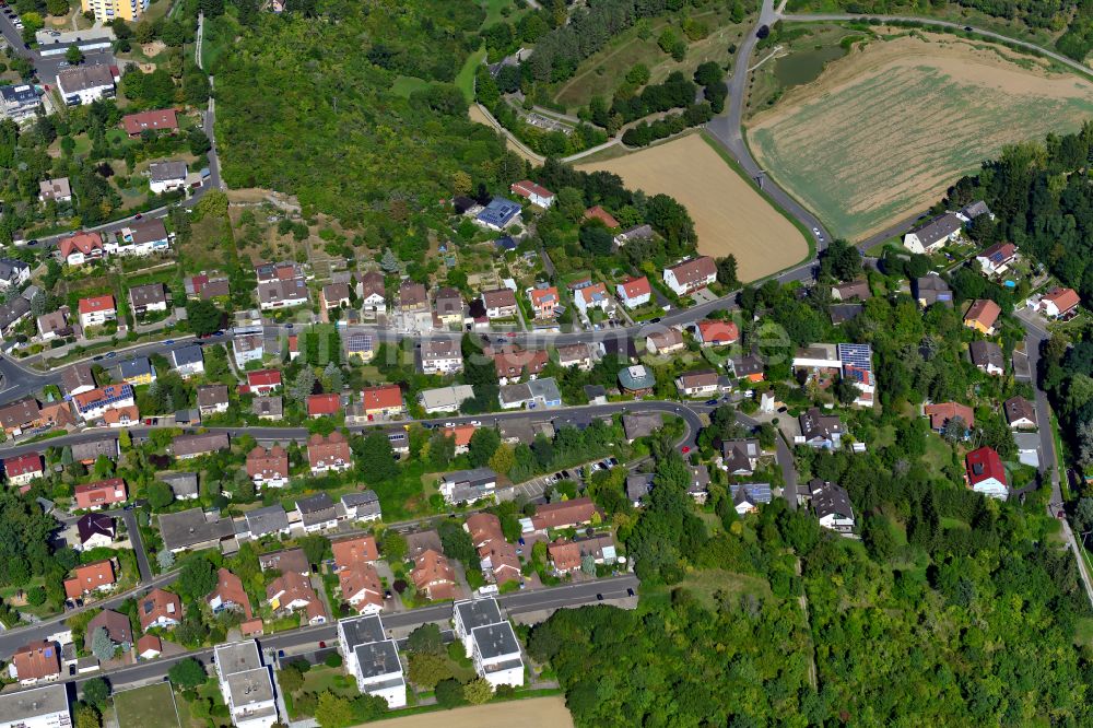 Luftaufnahme Frauenland - Wohngebiet einer Einfamilienhaus- Siedlung am Rande von landwirtschaftlichen Feldern in Frauenland im Bundesland Bayern, Deutschland