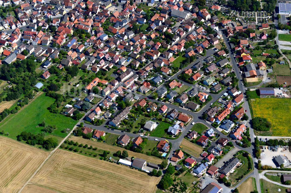 Luftbild Rimpar - Wohngebiet einer Einfamilienhaus- Siedlung am Rande von landwirtschaftlichen Feldern in Rimpar im Bundesland Bayern, Deutschland