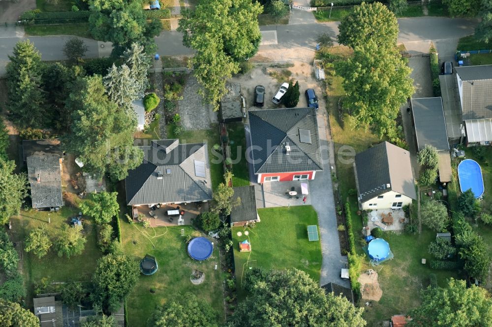 Luftbild Fredersdorf-Vogelsdorf - Wohngebiet einer Einfamilienhaus- Siedlung Richard-Wagner-Straße in Fredersdorf-Vogelsdorf im Bundesland Brandenburg