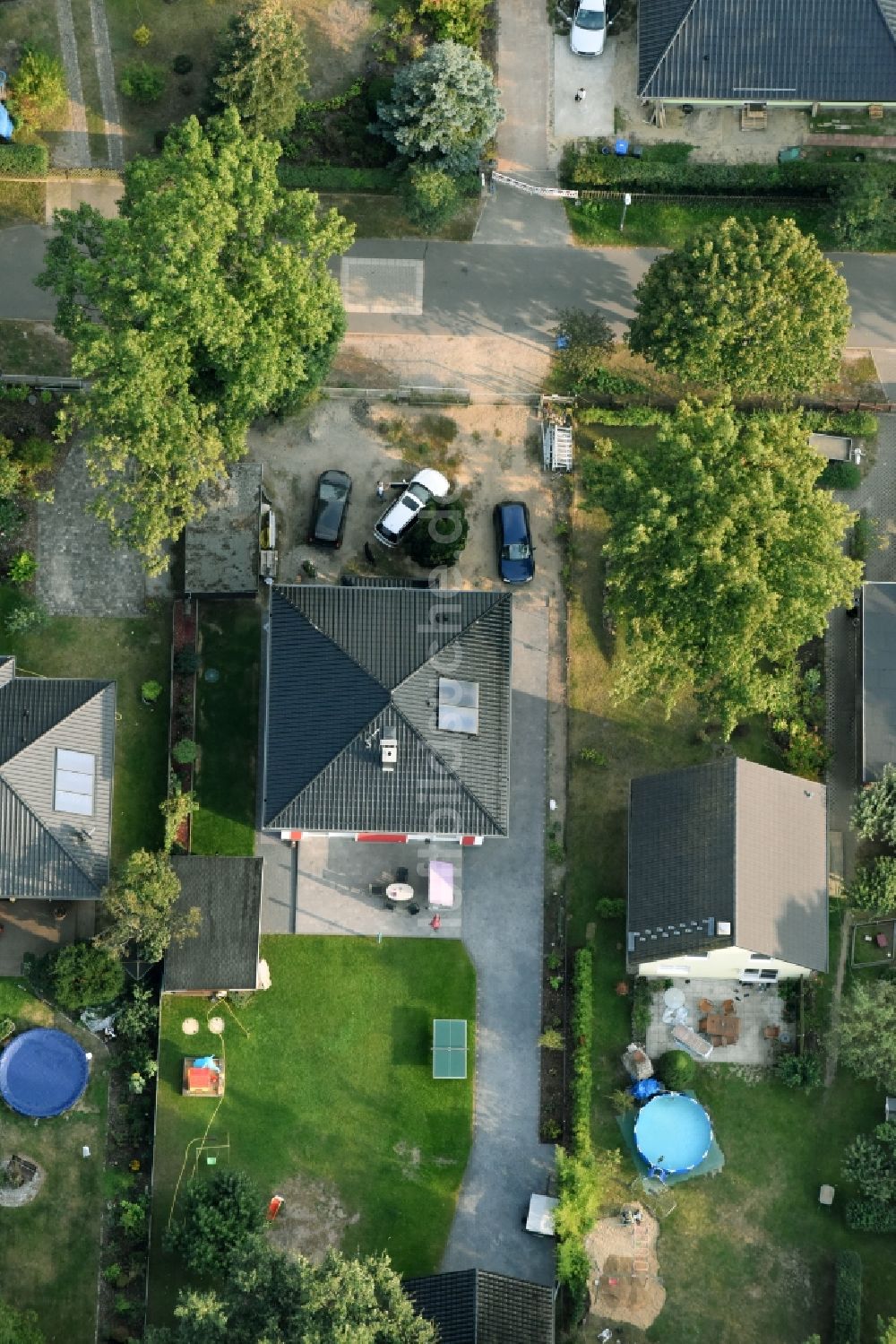 Fredersdorf-Vogelsdorf von oben - Wohngebiet einer Einfamilienhaus- Siedlung Richard-Wagner-Straße in Fredersdorf-Vogelsdorf im Bundesland Brandenburg