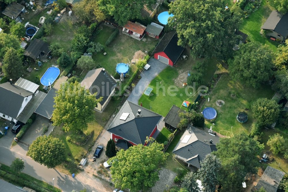 Luftbild Fredersdorf-Vogelsdorf - Wohngebiet einer Einfamilienhaus- Siedlung Richard-Wagner-Straße in Fredersdorf-Vogelsdorf im Bundesland Brandenburg