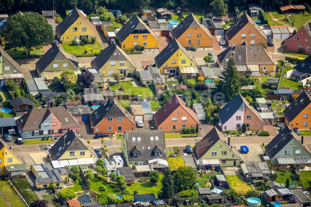 Luftbild Rünthe - Wohngebiet einer Einfamilienhaus- Siedlung in Rünthe im Bundesland Nordrhein-Westfalen, Deutschland