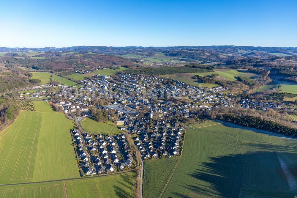 Luftbild Eslohe (Sauerland) - Wohngebiet einer Einfamilienhaus- Siedlung am Sankt-Rochus-Weg - Im Westenfeld in Eslohe (Sauerland) im Bundesland Nordrhein-Westfalen, Deutschland