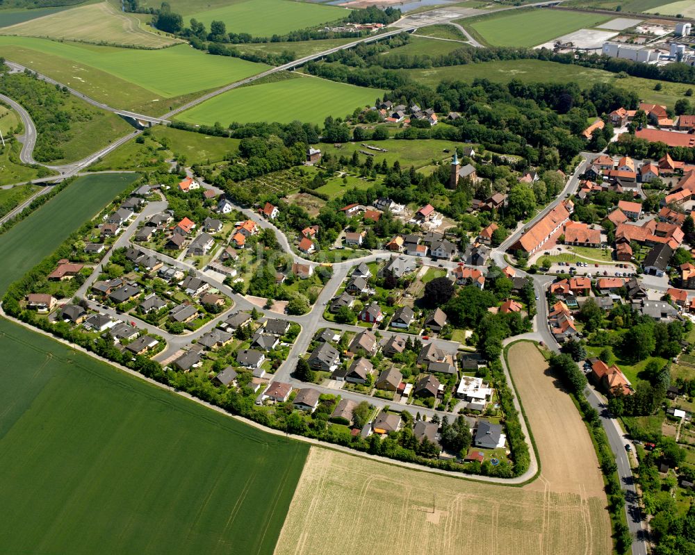 Schladen von oben - Wohngebiet einer Einfamilienhaus- Siedlung in Schladen im Bundesland Niedersachsen, Deutschland