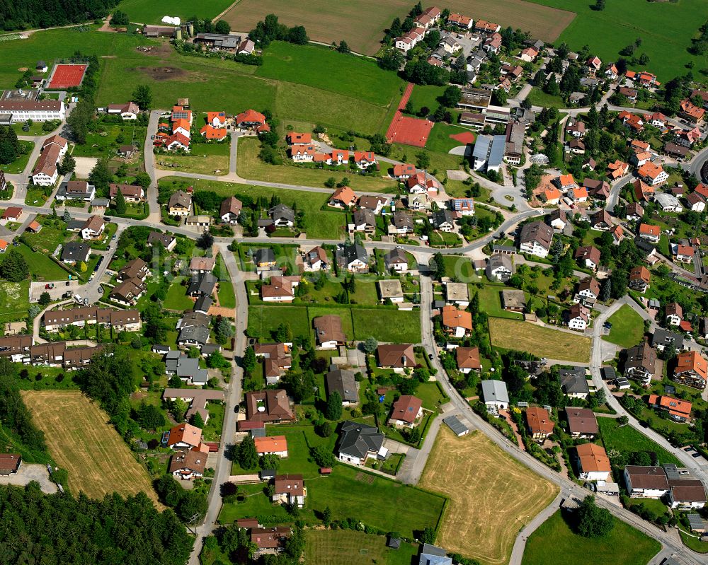 Luftaufnahme Schömberg - Wohngebiet einer Einfamilienhaus- Siedlung in Schömberg im Bundesland Baden-Württemberg, Deutschland