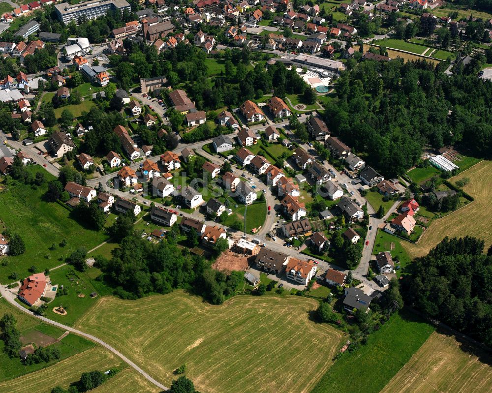 Schömberg aus der Vogelperspektive: Wohngebiet einer Einfamilienhaus- Siedlung in Schömberg im Bundesland Baden-Württemberg, Deutschland