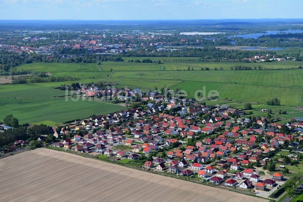 Luftbild Brandenburg an der Havel - Wohngebiet einer Einfamilienhaus- Siedlung am Schmerzker Ring in Brandenburg an der Havel im Bundesland Brandenburg, Deutschland