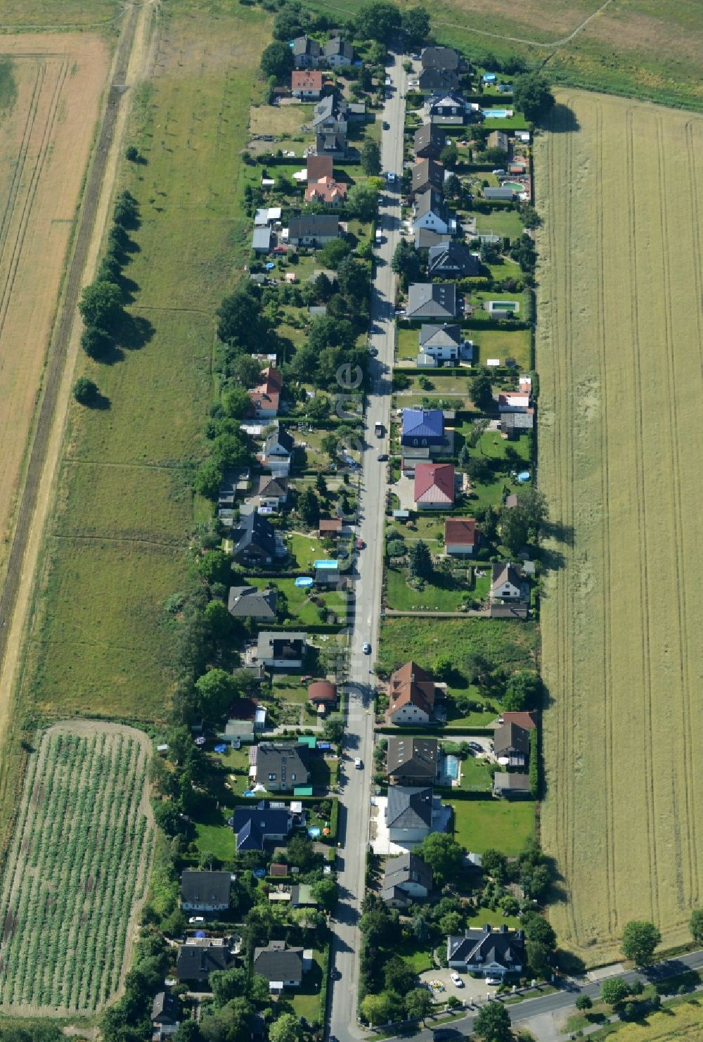 Luftbild Schönefeld - Wohngebiet einer Einfamilienhaus- Siedlung in Schönefeld im Bundesland Brandenburg