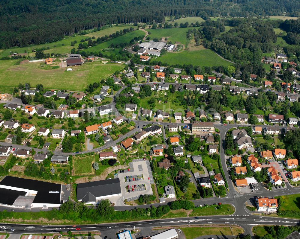 Schotten aus der Vogelperspektive: Wohngebiet einer Einfamilienhaus- Siedlung in Schotten im Bundesland Hessen, Deutschland