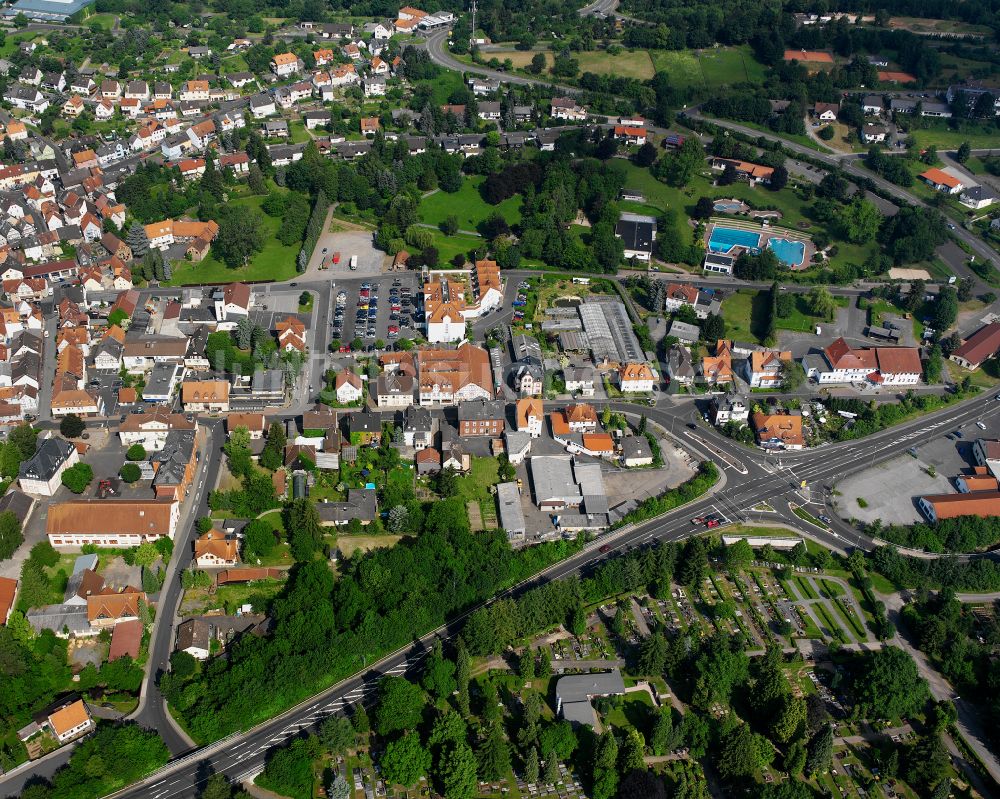 Schotten aus der Vogelperspektive: Wohngebiet einer Einfamilienhaus- Siedlung in Schotten im Bundesland Hessen, Deutschland