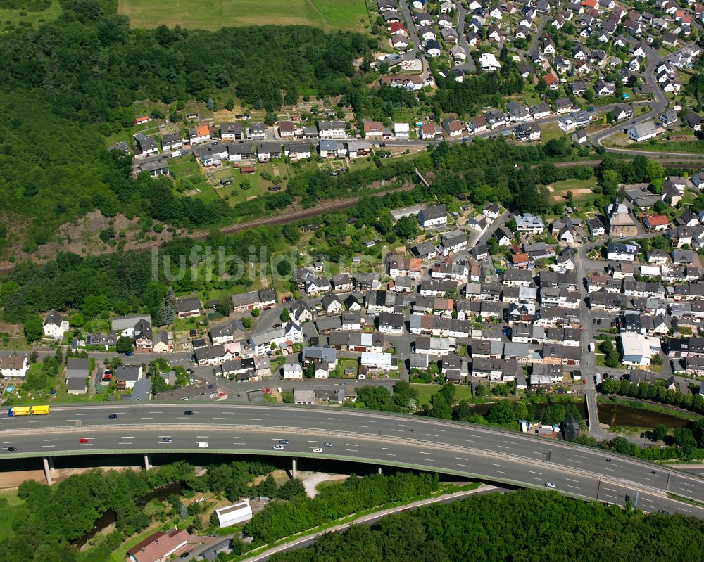 Sechshelden aus der Vogelperspektive: Wohngebiet einer Einfamilienhaus- Siedlung in Sechshelden im Bundesland Hessen, Deutschland