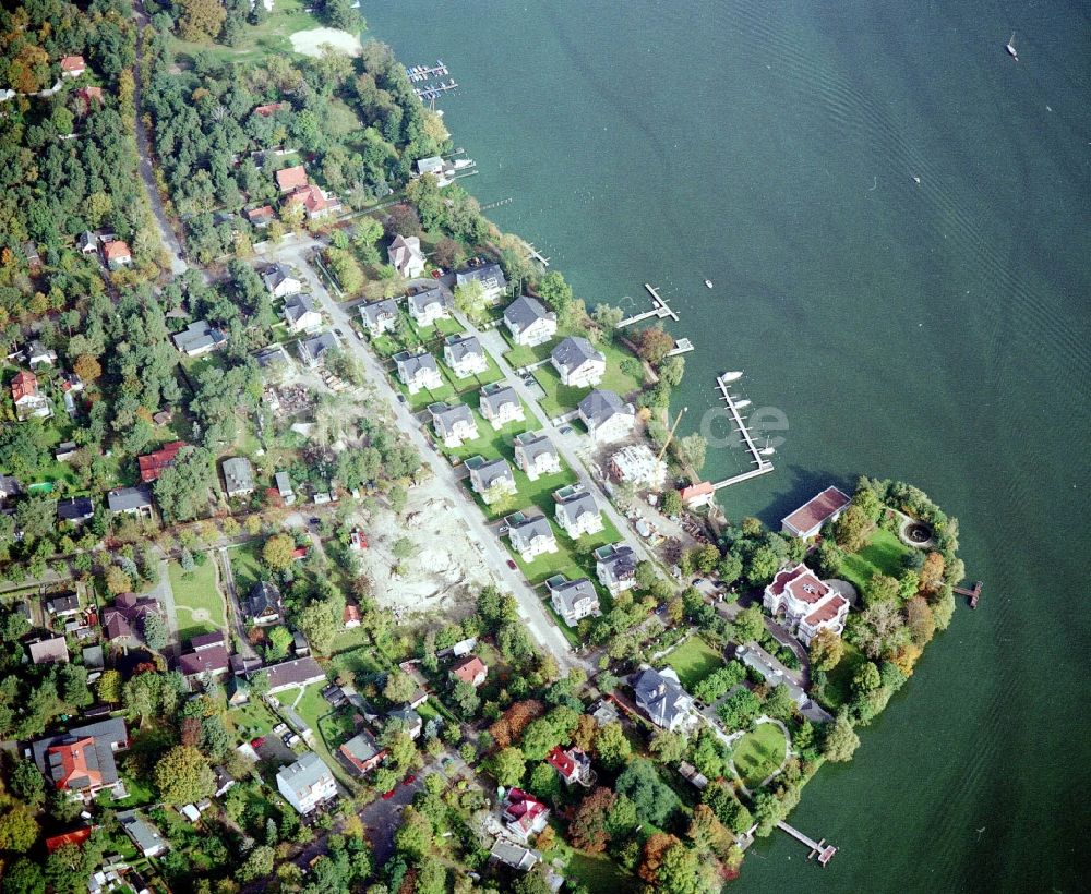 Zeuthen von oben - Wohngebiet einer Einfamilienhaus- Siedlung Seegarten in Zeuthen im Bundesland Brandenburg, Deutschland