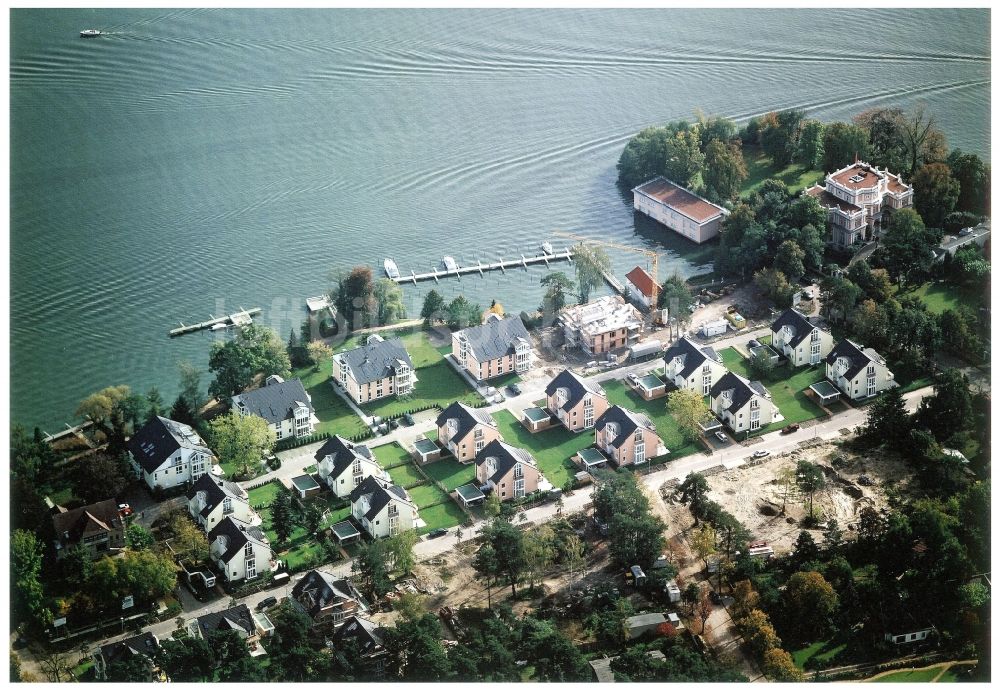 Zeuthen von oben - Wohngebiet einer Einfamilienhaus- Siedlung Seegarten in Zeuthen im Bundesland Brandenburg, Deutschland