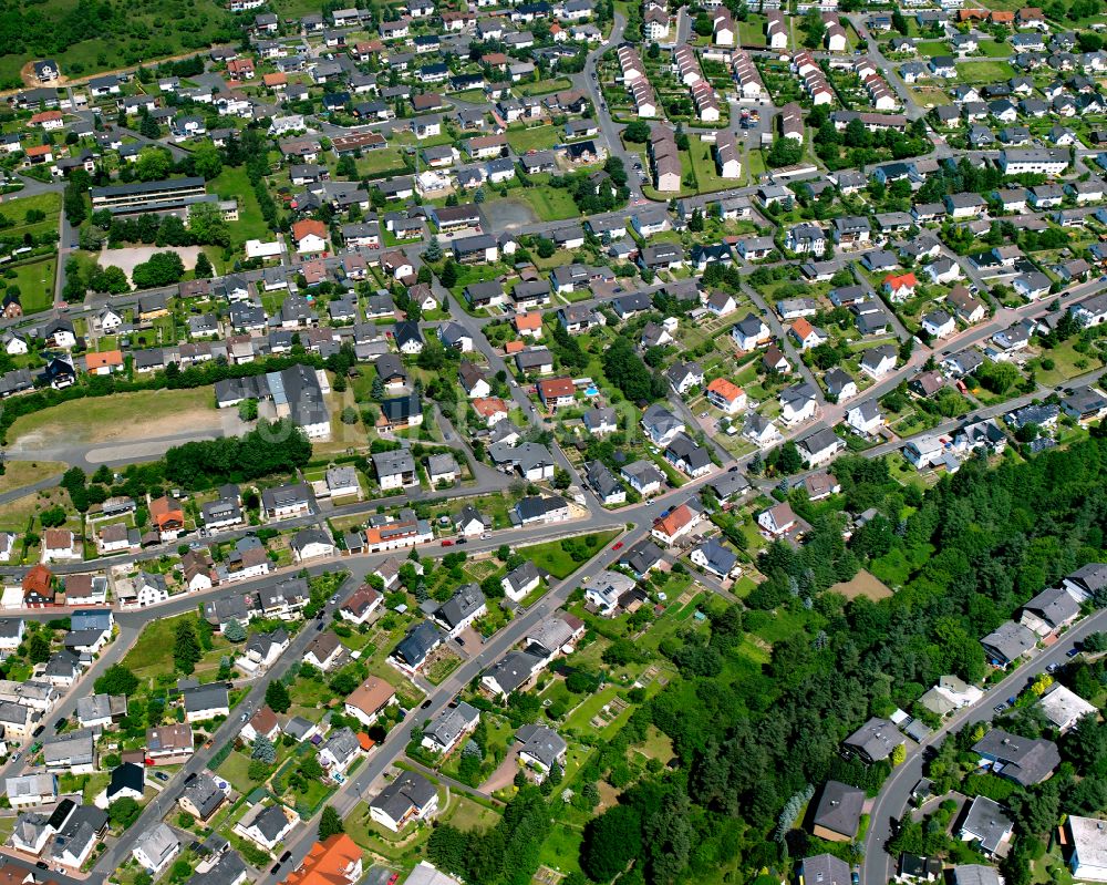 Seelbach von oben - Wohngebiet einer Einfamilienhaus- Siedlung in Seelbach im Bundesland Hessen, Deutschland