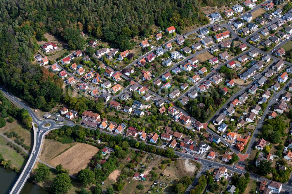 Sendelbach aus der Vogelperspektive: Wohngebiet einer Einfamilienhaus- Siedlung in Sendelbach im Bundesland Bayern, Deutschland