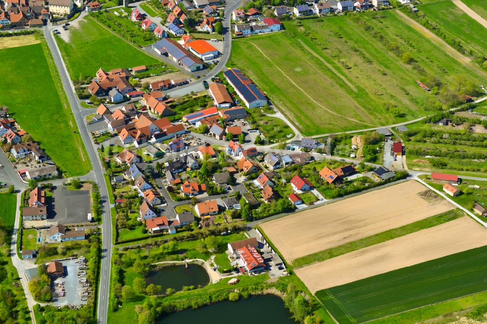 Luftbild Sommerach - Wohngebiet einer Einfamilienhaus- Siedlung in Sommerach im Bundesland Bayern, Deutschland