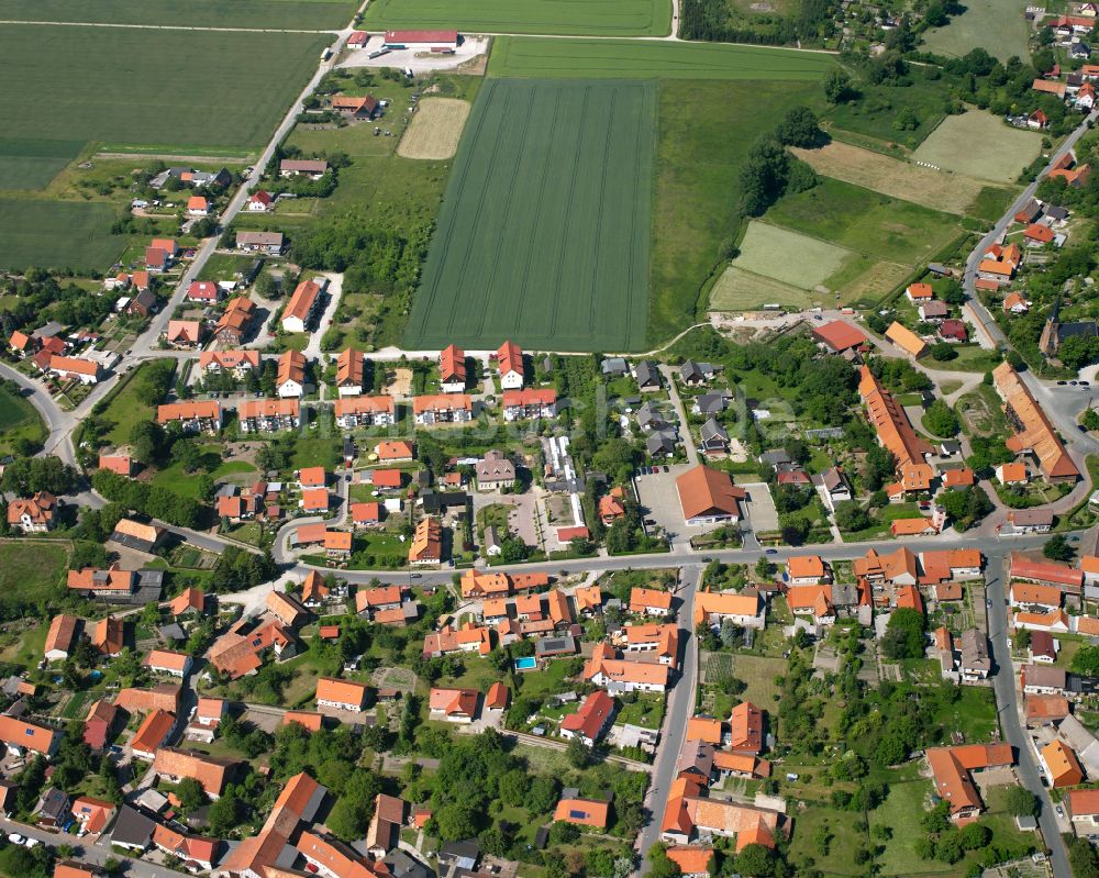 Luftbild Stapelburg - Wohngebiet einer Einfamilienhaus- Siedlung in Stapelburg im Bundesland Sachsen-Anhalt, Deutschland