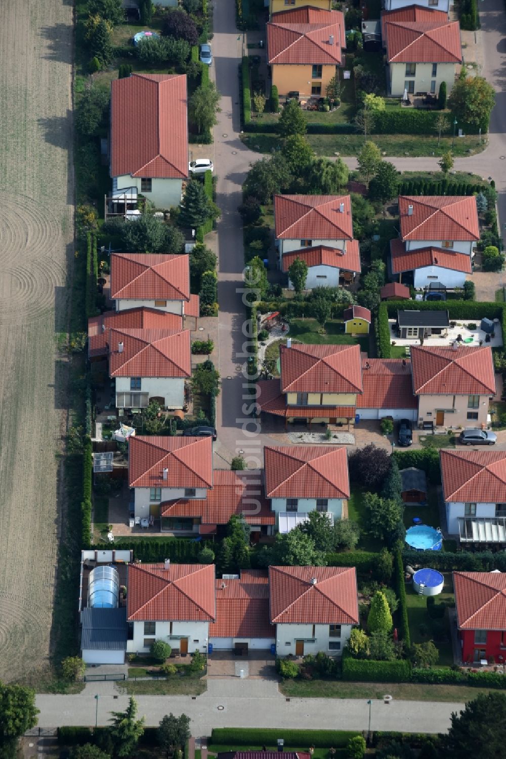 Luftaufnahme Ahrensfelde - Wohngebiet einer Einfamilienhaus- Siedlung Steinstraße - Am Feldrain in Ahrensfelde im Bundesland Brandenburg