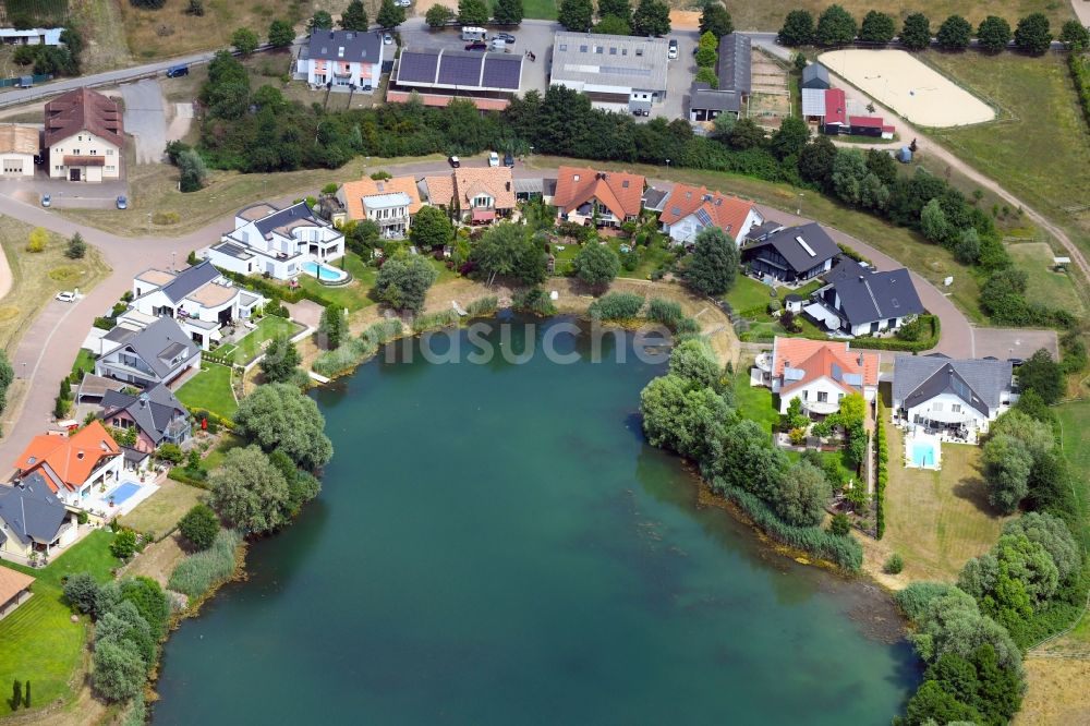 Großwallstadt von oben - Wohngebiet einer Einfamilienhaus- Siedlung an der Straße Paradiesäcker in Großwallstadt im Bundesland Bayern, Deutschland