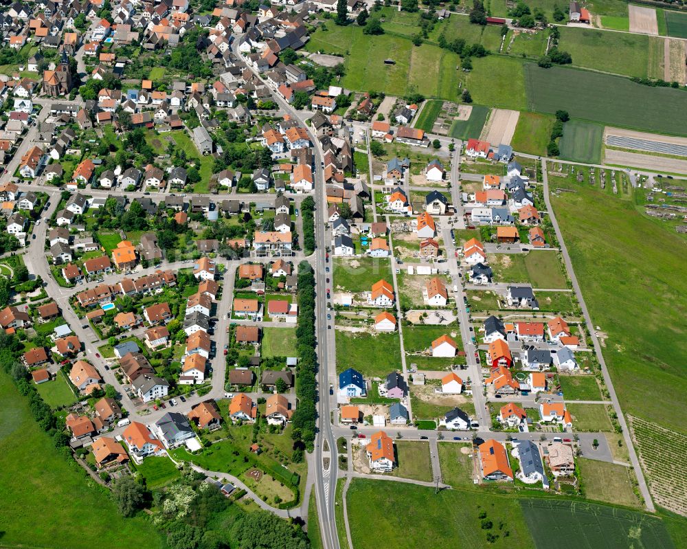 Stutensee aus der Vogelperspektive: Wohngebiet einer Einfamilienhaus- Siedlung in Stutensee im Bundesland Baden-Württemberg, Deutschland