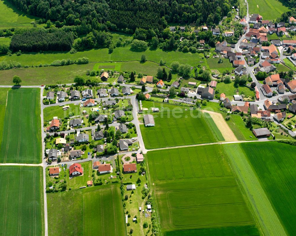 Luftaufnahme Udenhausen - Wohngebiet einer Einfamilienhaus- Siedlung in Udenhausen im Bundesland Hessen, Deutschland