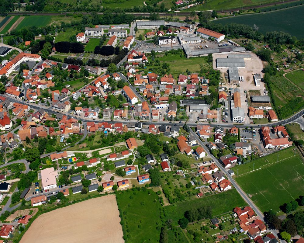 Uder von oben - Wohngebiet einer Einfamilienhaus- Siedlung in Uder im Bundesland Thüringen, Deutschland