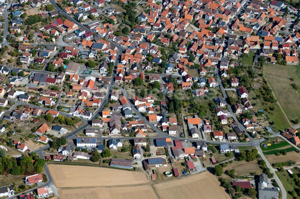 Urspringen aus der Vogelperspektive: Wohngebiet einer Einfamilienhaus- Siedlung in Urspringen im Bundesland Bayern, Deutschland