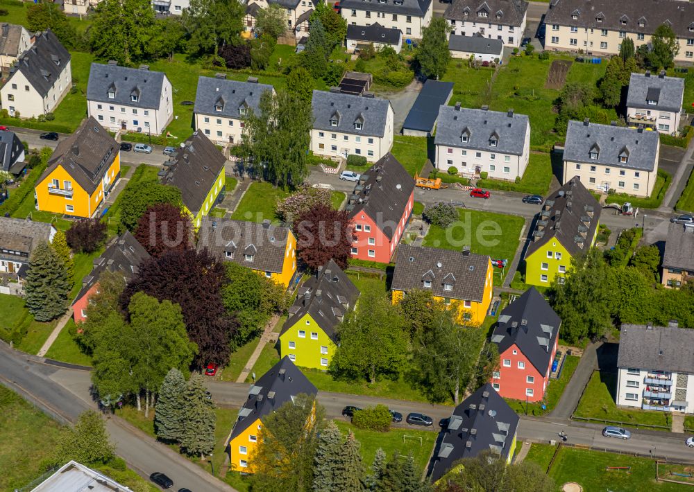 Velmede von oben - Wohngebiet einer Einfamilienhaus- Siedlung in Velmede im Bundesland Nordrhein-Westfalen, Deutschland