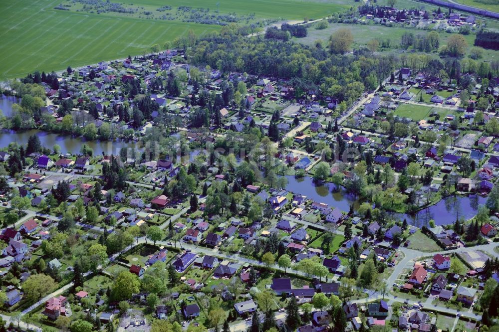 Vogelsdorf aus der Vogelperspektive: Wohngebiet einer Einfamilienhaus- Siedlung in Vogelsdorf im Bundesland Brandenburg