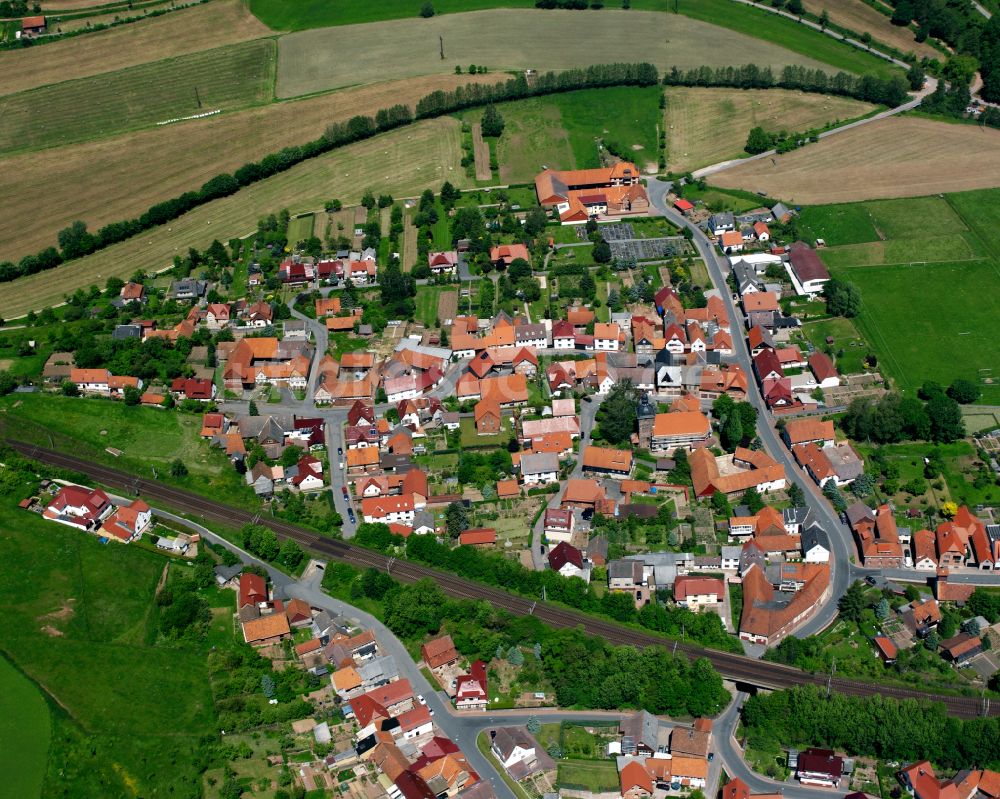 Westhausen aus der Vogelperspektive: Wohngebiet einer Einfamilienhaus- Siedlung in Westhausen im Bundesland Thüringen, Deutschland