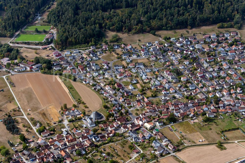 Luftaufnahme Wombach - Wohngebiet einer Einfamilienhaus- Siedlung in Wombach im Bundesland Bayern, Deutschland