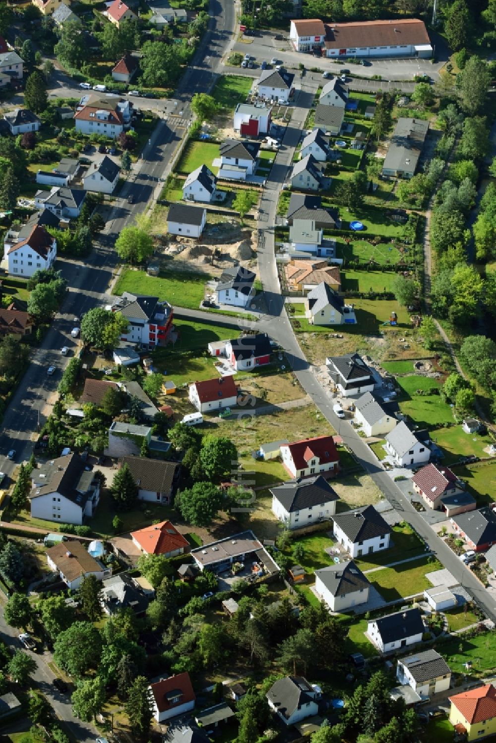 Berlin aus der Vogelperspektive: Wohngebiet einer Einfamilienhaus- Siedlung Am Wuhlebogen im Ortsteil Kaulsdorf in Berlin, Deutschland