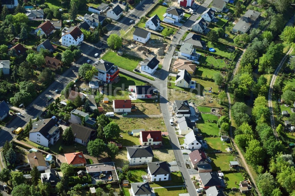 Luftbild Berlin - Wohngebiet einer Einfamilienhaus- Siedlung Am Wuhlebogen im Ortsteil Kaulsdorf in Berlin, Deutschland