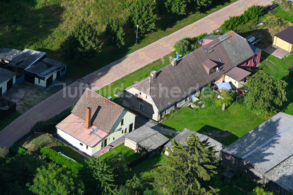 Luftaufnahme Groß Daberkow - Wohngebiet einer Einfamilienhaus- Siedlung Zum Pastorhaus in Groß Daberkow im Bundesland Mecklenburg-Vorpommern, Deutschland