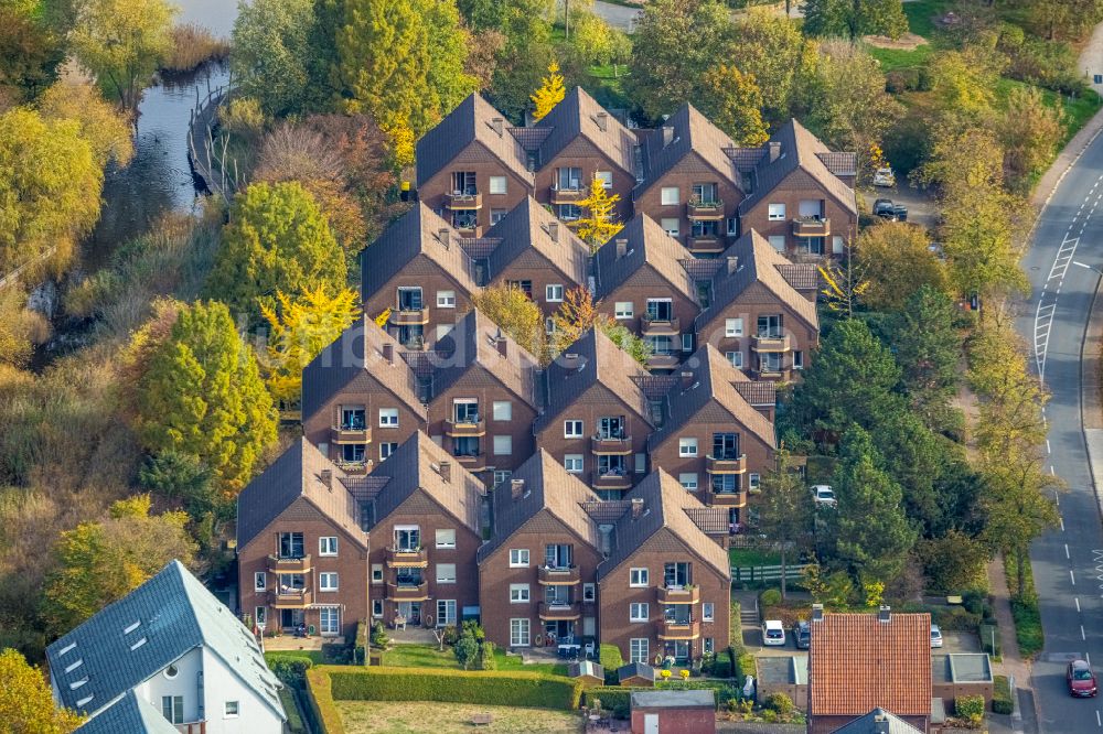 Bergkamen von oben - Wohngebiet einer Einfamilienhaus- Siedlung zwischen der Schulstraße und der Pfalzstraße im Ortsteil Weddinghofen in Bergkamen im Bundesland Nordrhein-Westfalen, Deutschland