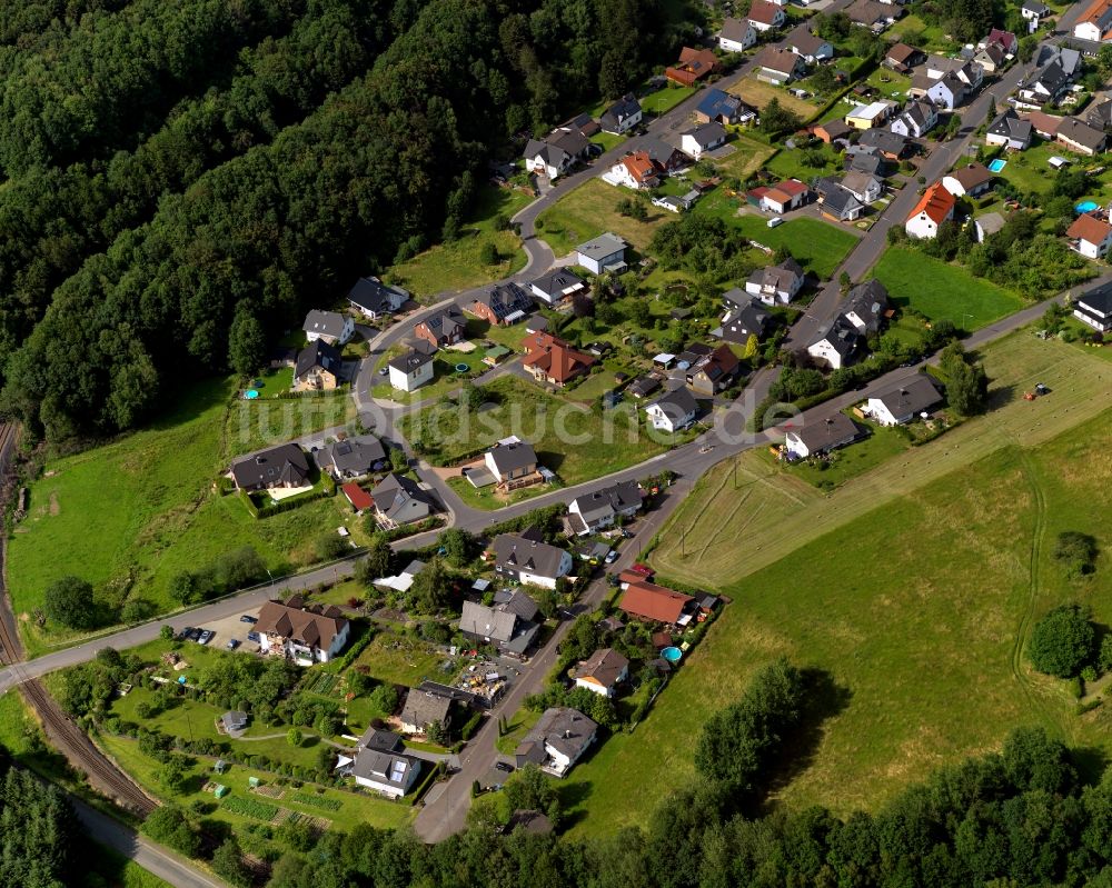 Steinebach von oben - Wohngebiet mit Einfamilienhäusern in Steinebach im Bundesland Rheinland-Pfalz