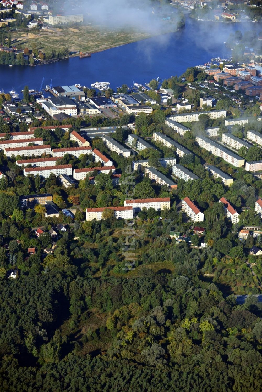 Berlin Köpenick aus der Vogelperspektive: Wohngebiet am Feldblumenweg - Grüne Trift am Stadtrand des Stadtteiles Köpenick in Berlin