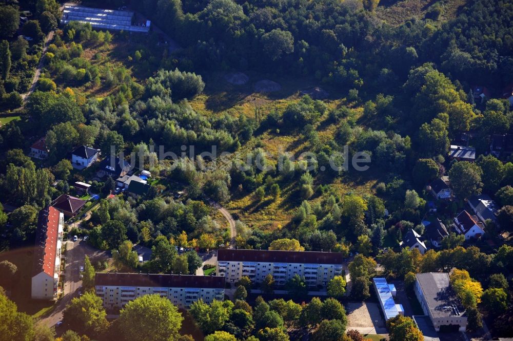 Berlin Köpenick aus der Vogelperspektive: Wohngebiet am Feldblumenweg - Grüne Trift am Stadtrand des Stadtteiles Köpenick in Berlin