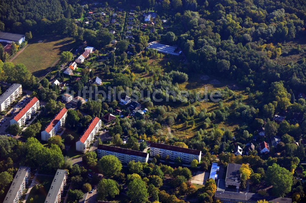 Luftbild Berlin Köpenick - Wohngebiet am Feldblumenweg - Grüne Trift am Stadtrand des Stadtteiles Köpenick in Berlin