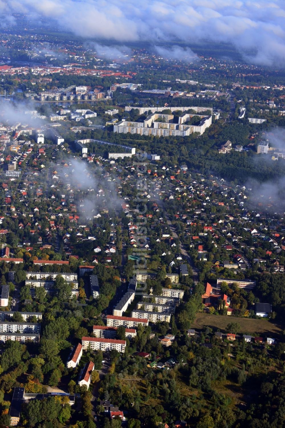 Luftbild Berlin Köpenick - Wohngebiet am Feldblumenweg - Grüne Trift am Stadtrand des Stadtteiles Köpenick in Berlin